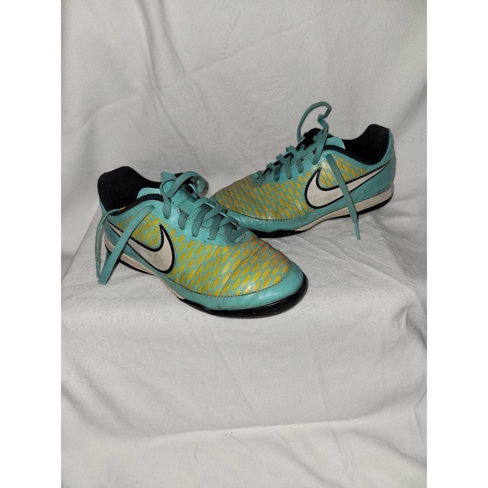 Nike size 2.5